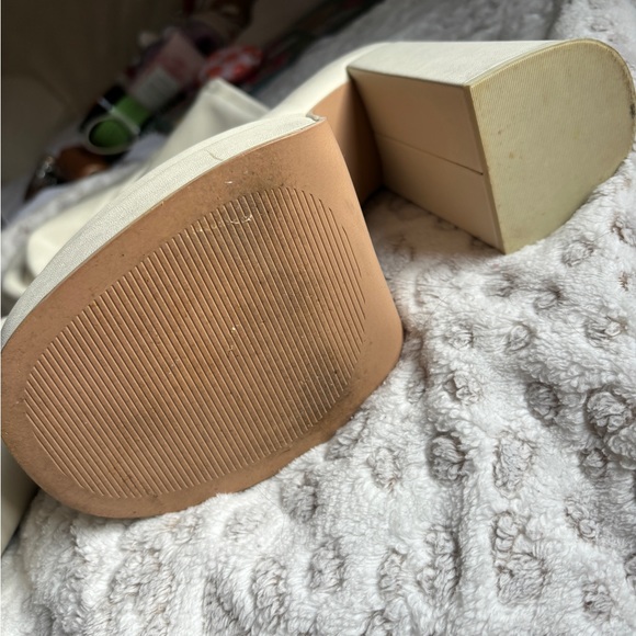 SOLD!! Steve Madden Cypress Heels - Picture 9 of 9